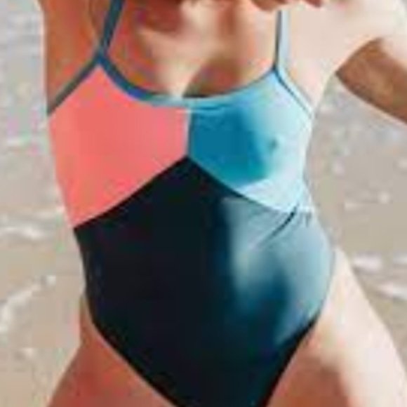 ISO!! Jolyn Cory in Peacock color (DO NOT BUY) - Picture 1 of 1